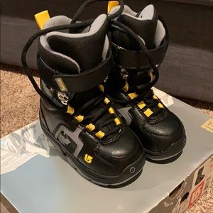 Brand New Burton Kids Freestyle Snowboard Boots